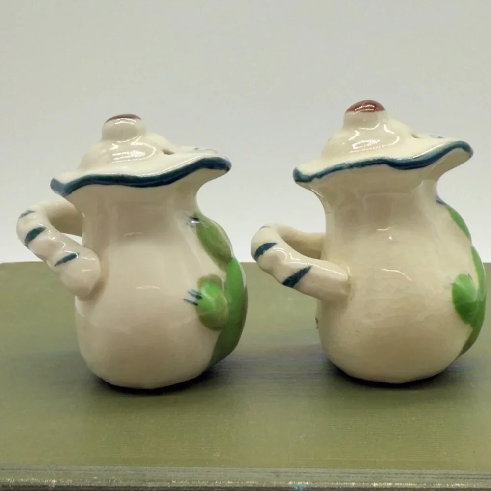 Vtg Miniature Ceramic Jug Cactus Salt Pepper Shakers Made in Japan Southwest